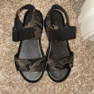 Black Camo Sandals
